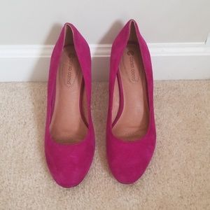 Suede pumps